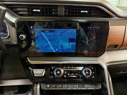 Used 2025 GMC Sierra 2500 Denali Ultimate w/ Max Trailering Package image 18