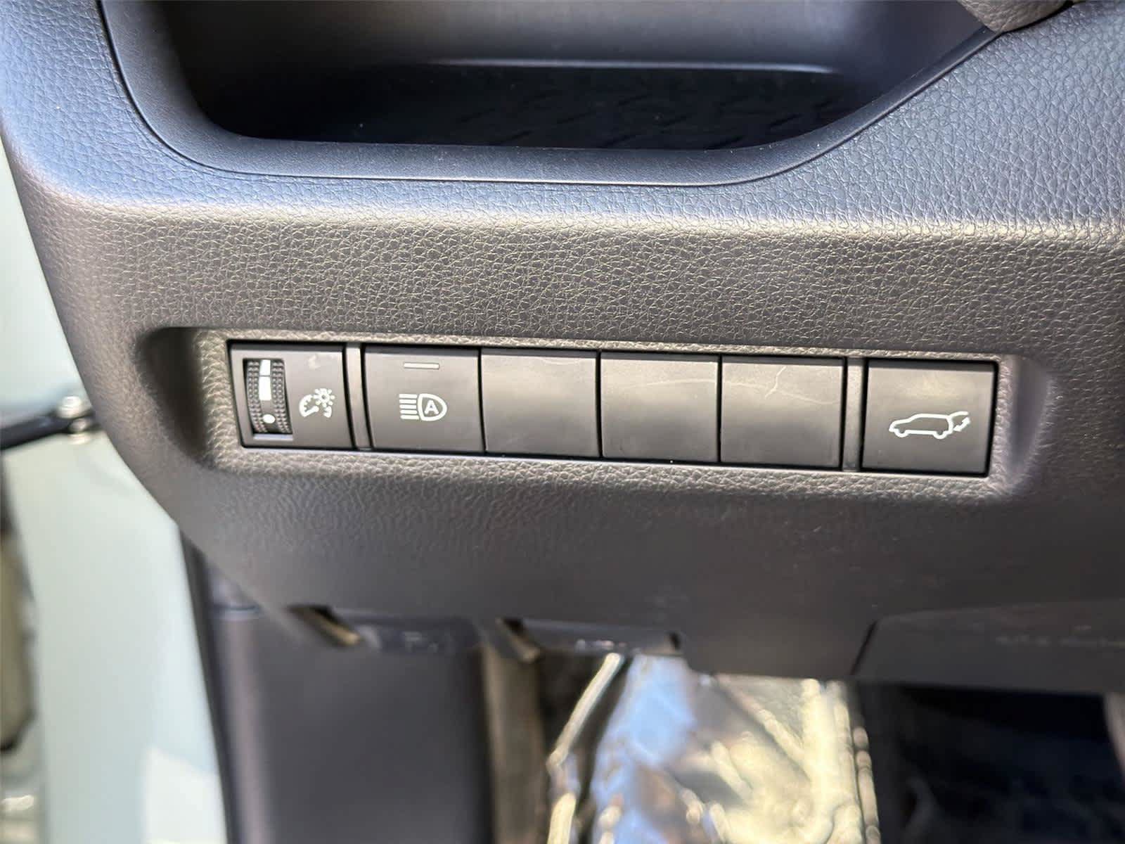 Used 2023 Toyota RAV4 XLE Premium FWD image 39