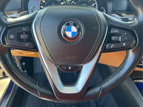 Used 2019 BMW 530i xDrive w/ Premium Package image 17