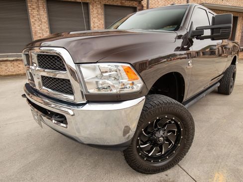 Used 2017 RAM 2500 Tradesman w/ Chrome Appearance Group image 3