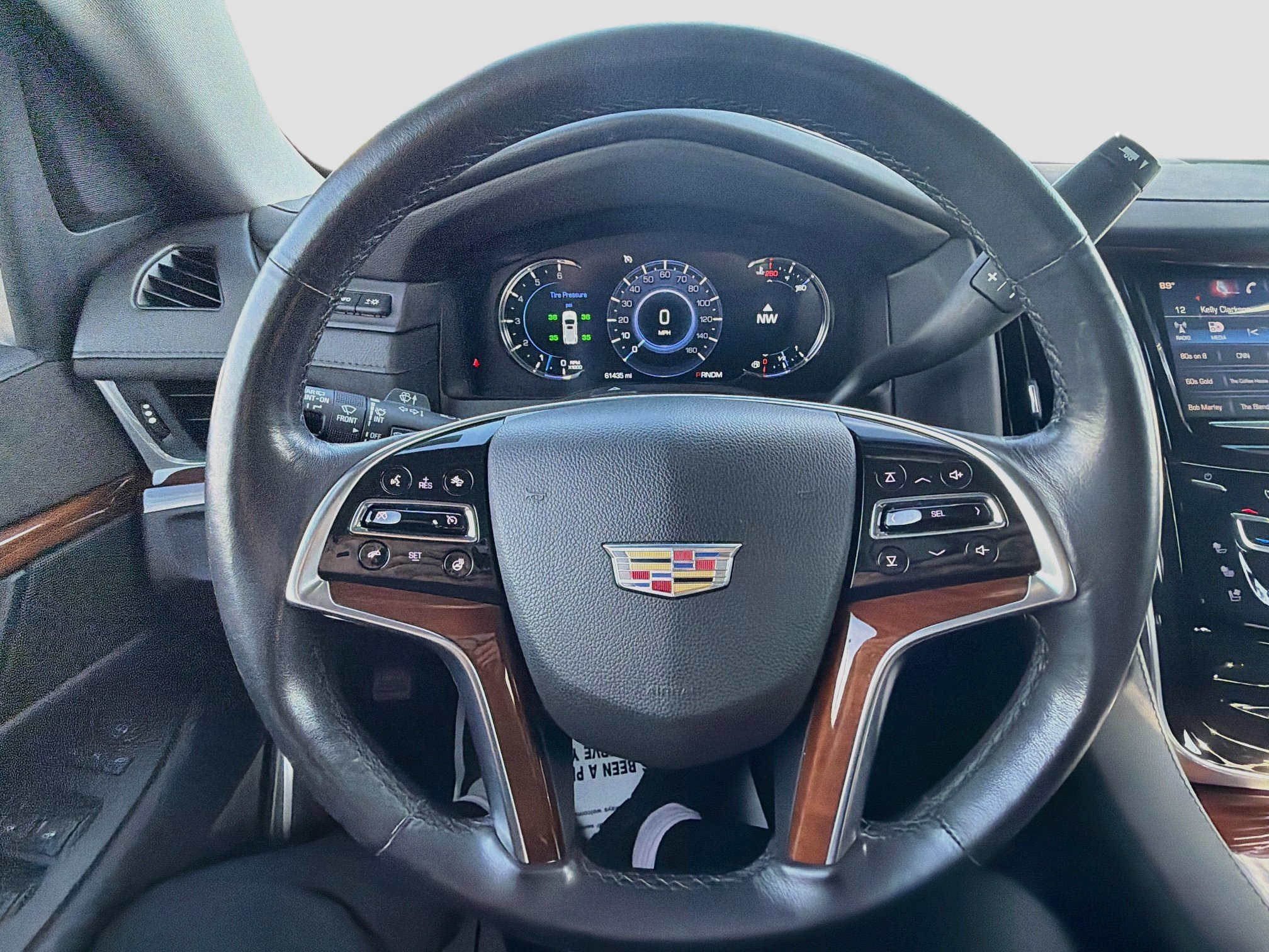Used 2016 Cadillac Escalade Luxury AWD/4WD image 11