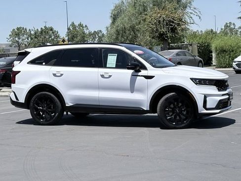 Certified 2023 Kia Sorento SX AWD/4WD image 4