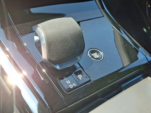 New 2025 Land Rover Range Rover Sport Dynamic SE image 11