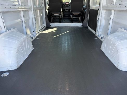 Used 2025 RAM ProMaster 2500 w/ Convenience Group FWD image 21