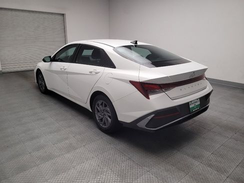 Used 2024 Hyundai Elantra SEL FWD image 5