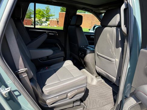 Used 2025 Chevrolet Tahoe RST w/ Comfort Package AWD/4WD image 35