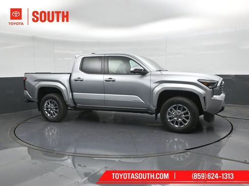 Used 2025 Toyota Tacoma Limited image 1