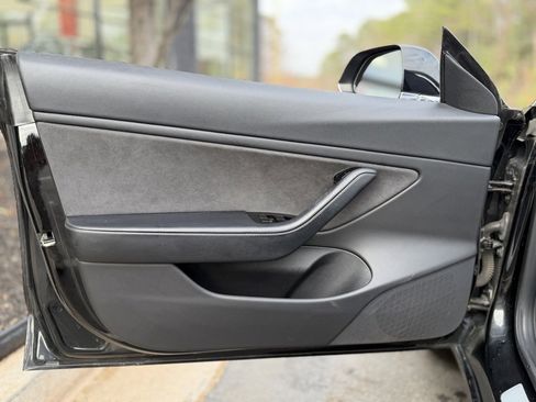 Used 2018 Tesla Model 3 image 28