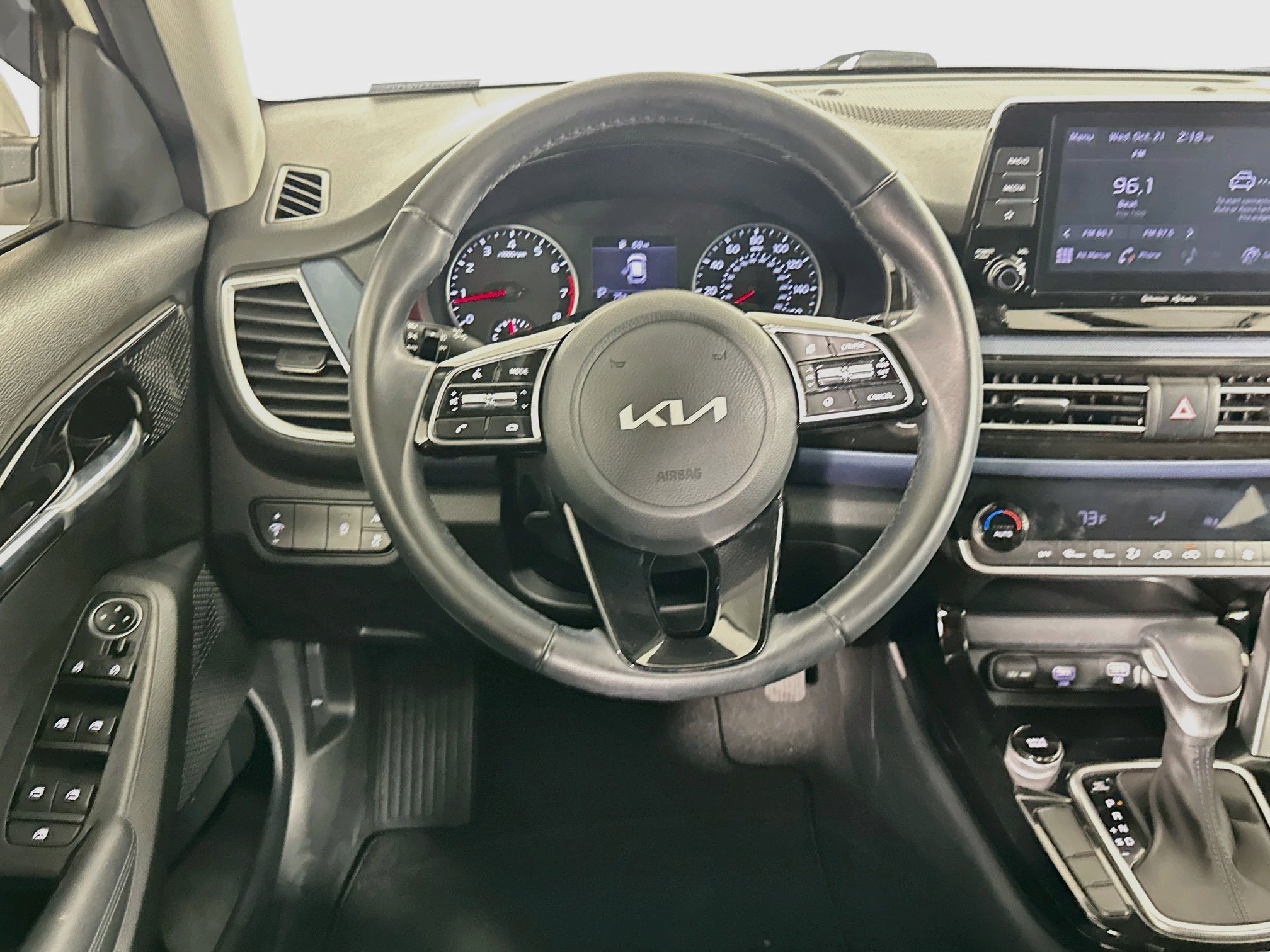 Used 2023 Kia Seltos S FWD image 18
