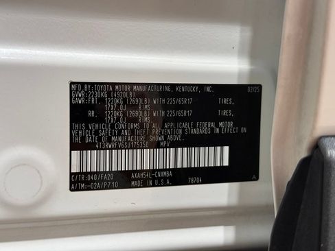 Certified 2025 Toyota RAV4 XLE AWD/4WD image 29