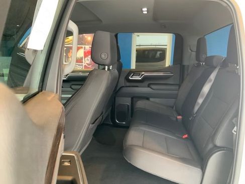 Used 2025 Chevrolet Silverado 1500 LT image 18