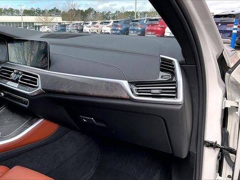 Used 2023 BMW X5 xDrive40i w/ M Sport Package image 19