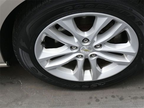 Used 2016 Chevrolet Malibu LT image 27