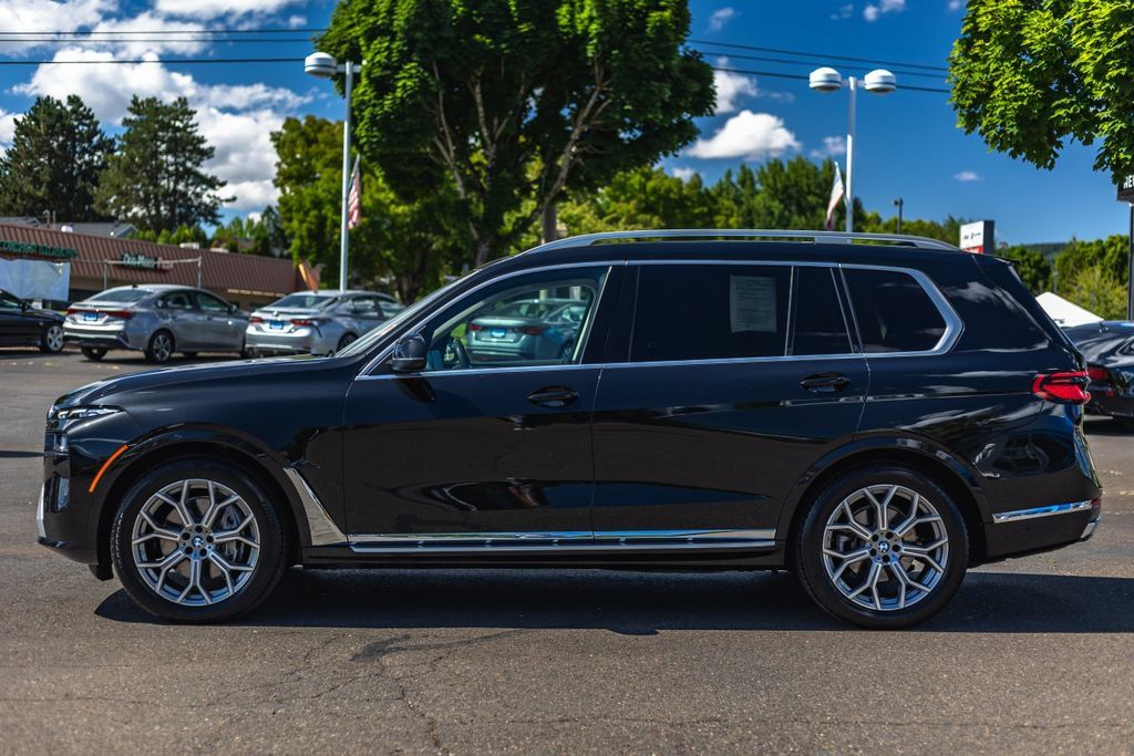 Used 2024 BMW X7 xDrive40i AWD/4WD image 11