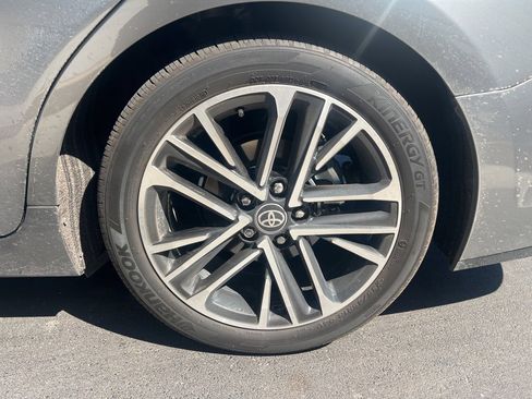 Used 2025 Toyota Camry XLE w/ Premium Plus Package image 8