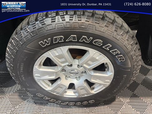 Used 2017 Nissan Titan SV AWD/4WD image 12