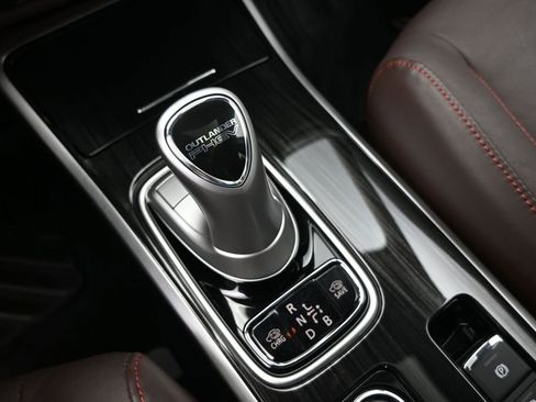 Used 2018 Mitsubishi Outlander GT AWD/4WD image 18