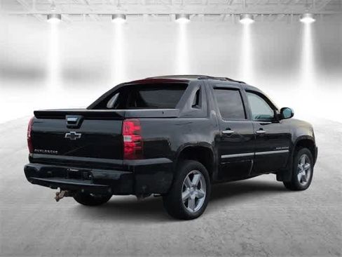 Used 2013 Chevrolet Avalanche LTZ image 8