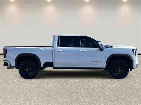 Used 2024 GMC Sierra 2500 AT4 w/ AT4 Premium Plus Package image 4