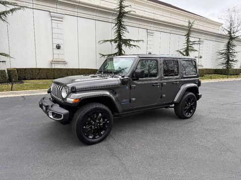 Used 2025 Jeep Wrangler Sahara w/ Safety Group image 2