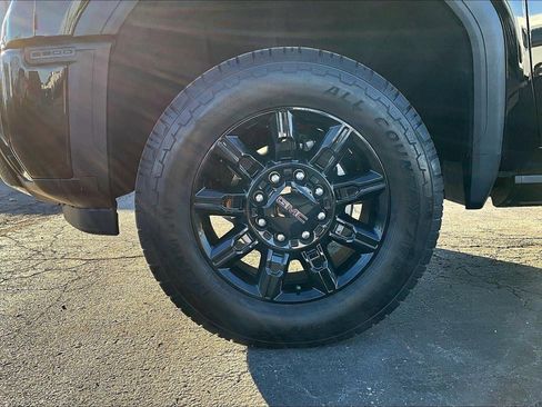 Used 2024 GMC Sierra 2500 AT4 w/ AT4 Premium Plus Package image 9