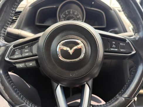 Used 2018 MAZDA MAZDA3 Touring FWD image 9