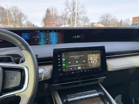 Used 2025 Lincoln Nautilus Reserve image 32