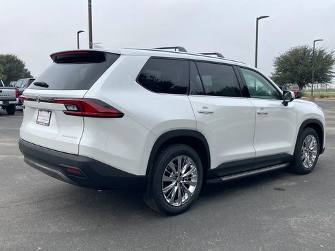 New 2026 Toyota Grand Highlander Platinum image 5