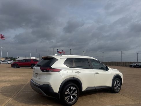 Used 2023 Nissan Rogue SV w/ SV Premium B Package FWD image 21