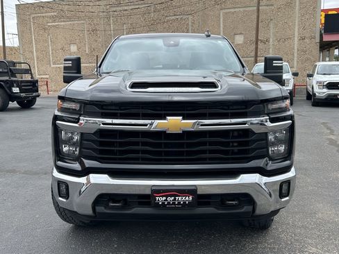 Used 2024 Chevrolet Silverado 2500 LT AWD/4WD image 3