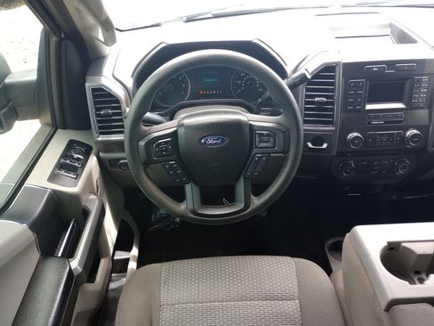 Used 2017 Ford F150 XLT RWD image 9