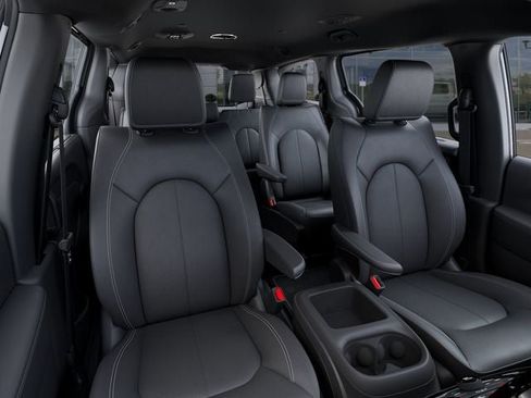 New 2027 Chrysler Pacifica Select FWD image 16