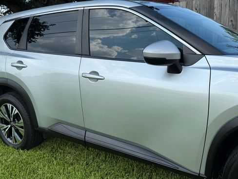 Used 2023 Nissan Rogue SV image 37