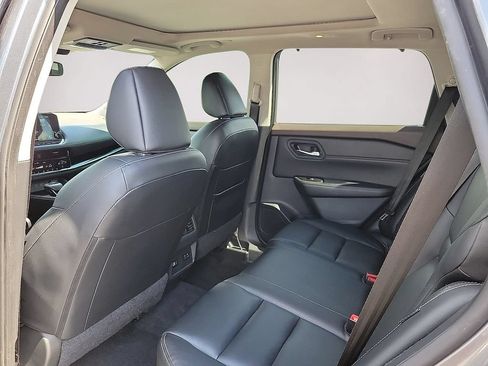 Used 2023 Nissan Rogue SL w/ SL Premium Package FWD image 9