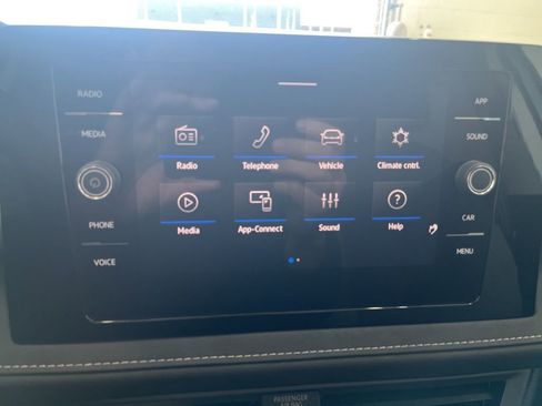 New 2026 Volkswagen Taos SE FWD image 24