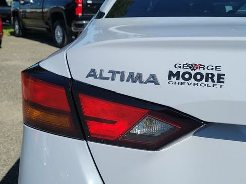 Used 2024 Nissan Altima 2.5 SR FWD image 9