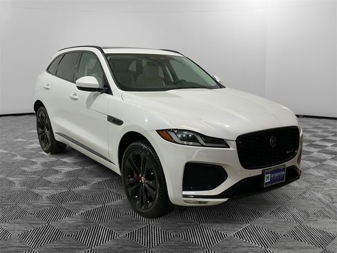 Used 2023 Jaguar F-PACE R-Dynamic S image 7