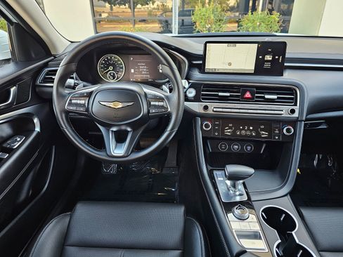 Used 2025 Genesis G70 2.5T image 24