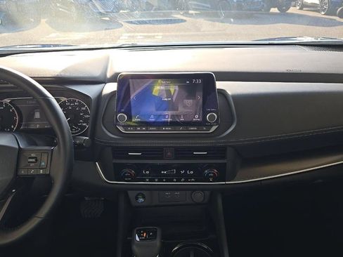 Used 2025 Nissan Rogue SV AWD/4WD image 8