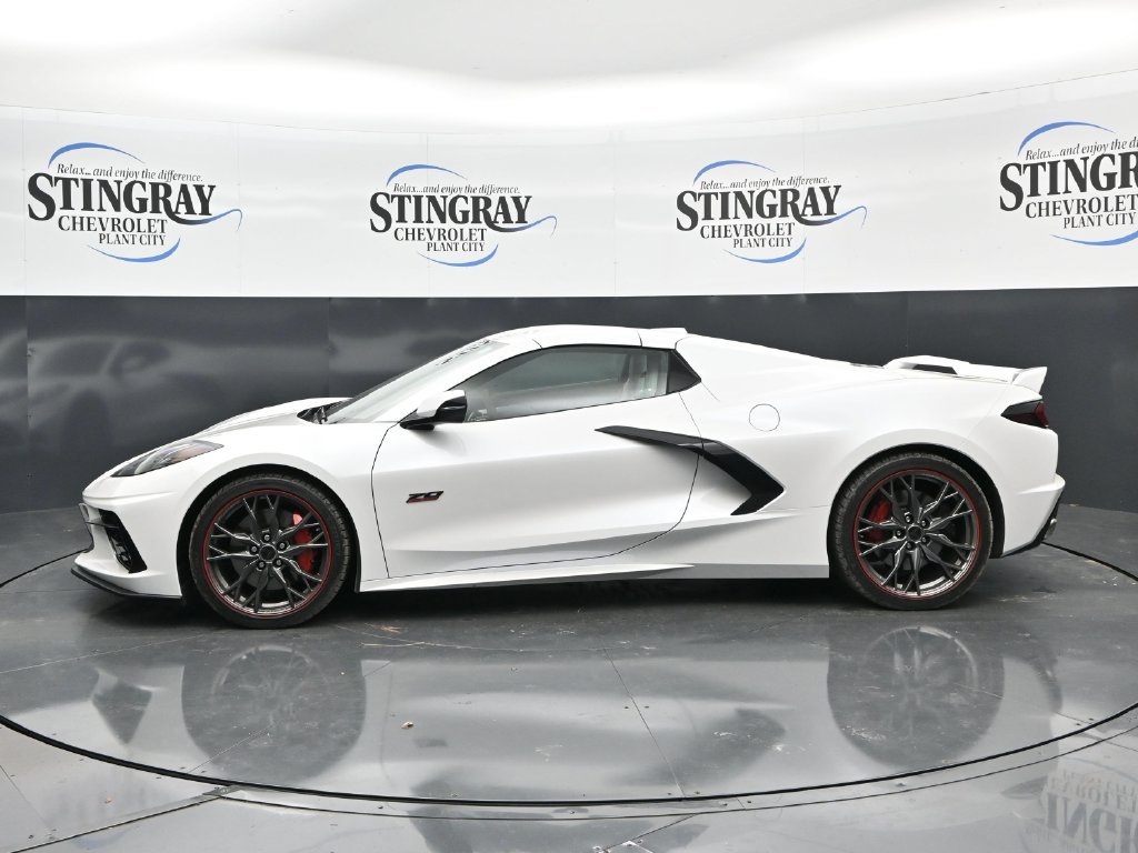 Used 2023 Chevrolet Corvette Stingray Premium Conv w/ Z51 Performance Package RWD image 4