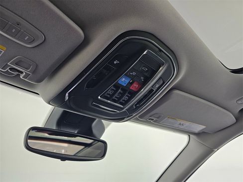 Used 2022 Jeep Grand Cherokee Limited image 32