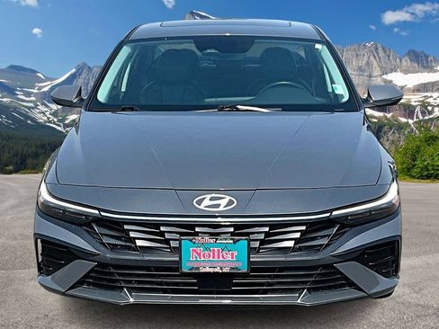 Used 2025 Hyundai Elantra Limited FWD image 3