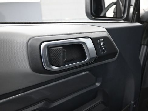 Used 2021 Ford Bronco Base image 9