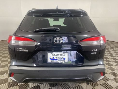 Used 2023 Toyota Corolla Cross XLE w/ Convenience Package image 23