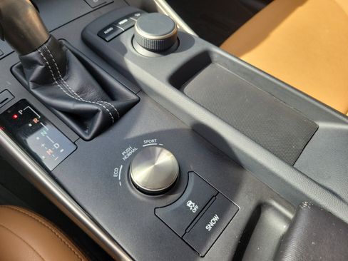 Used 2018 Lexus IS 300 w/ Premium Package RWD image 28