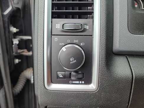 Used 2019 RAM 1500 Big Horn AWD/4WD image 16
