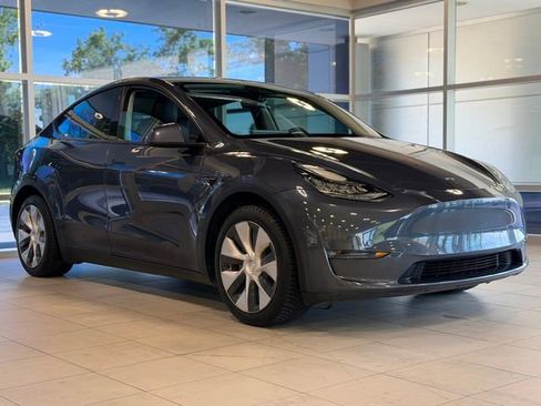 Used 2021 Tesla Model Y Long Range AWD/4WD image 9
