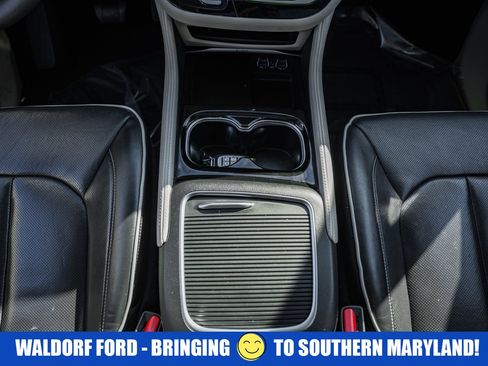 Used 2023 Chrysler Pacifica Limited image 29