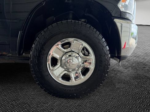 Used 2014 RAM 2500 Tradesman w/ Chrome Appearance Group AWD/4WD image 11