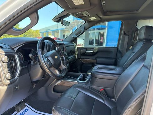 Used 2019 Chevrolet Silverado 1500 High Country w/ Technology Package AWD/4WD image 16